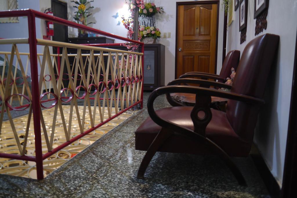 Hsin Hsin Hotel Miaoli Zewnętrze zdjęcie